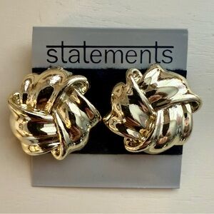 Statements Gold Tone Chunky Knot Button Earrings Pierced New on Card Holder